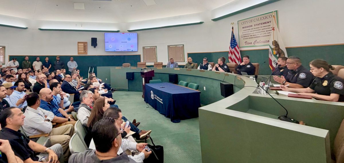 Reunión de CBP con la comunidad de comercio exterior en el Ayuntamiento de Calexico, California.